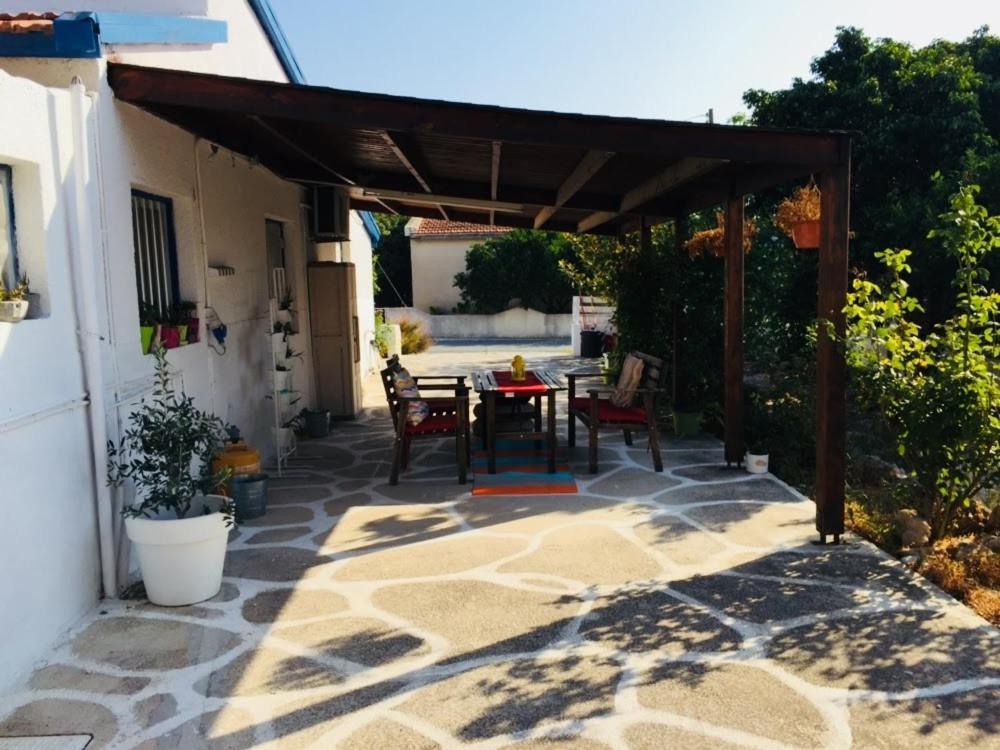 Artist Cottage In Dromolaxia Larnaca Esterno foto